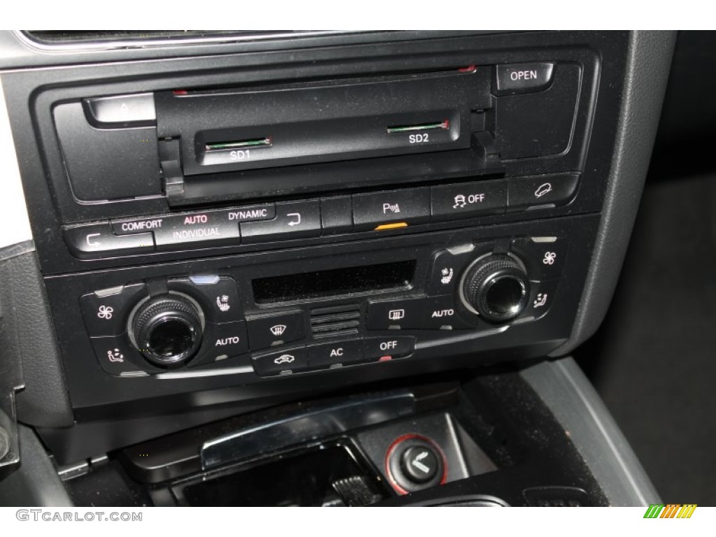2012 Audi Q5 3.2 FSI quattro Controls Photo #89705649