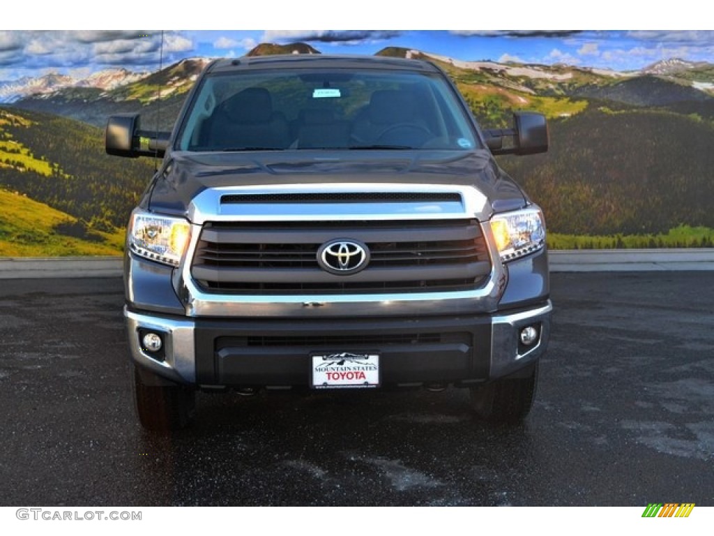 2014 Tundra SR5 Crewmax 4x4 - Magnetic Gray Metallic / Black photo #2