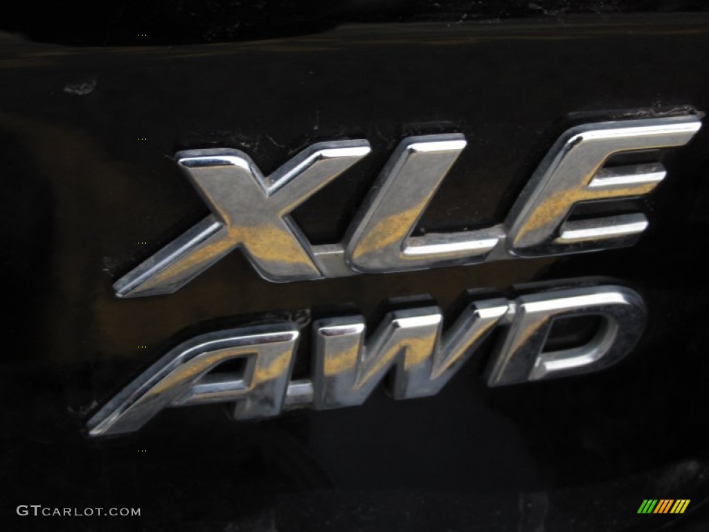 2011 Sienna XLE AWD - Black / Bisque photo #7