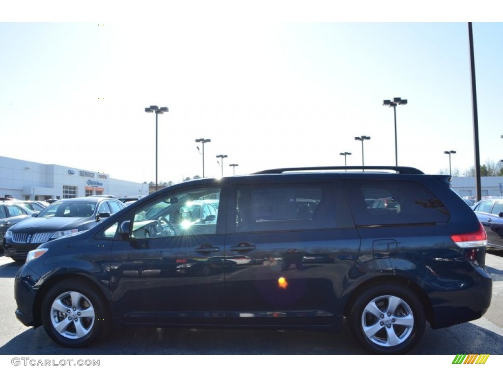 2011 Sienna LE - South Pacific Blue Pearl / Bisque photo #6