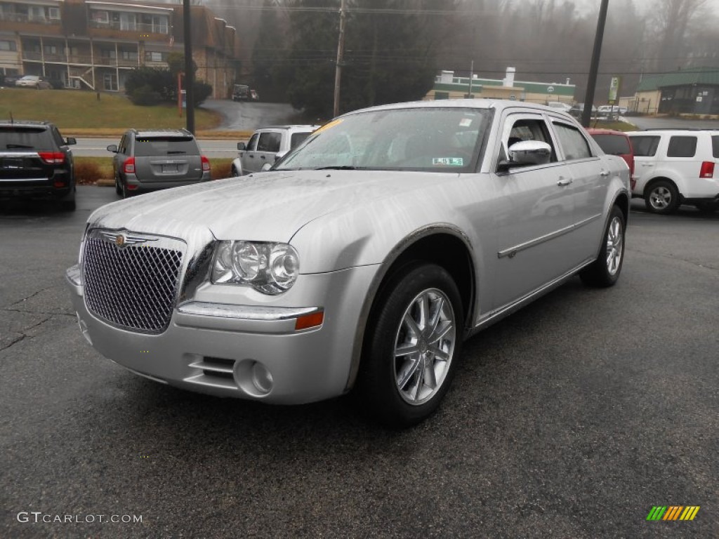 2010 Chrysler 300 C HEMI AWD Exterior Photos