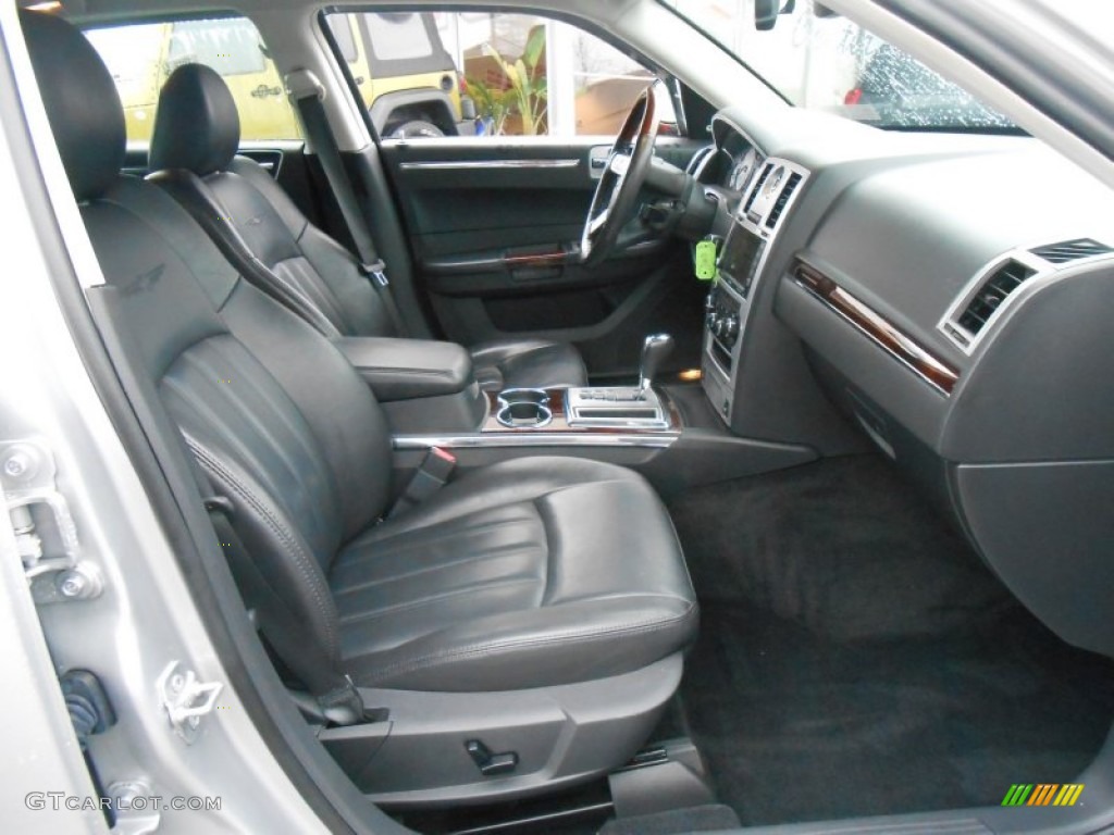 Dark Slate Gray Interior 2010 Chrysler 300 C HEMI AWD Photo #89731498