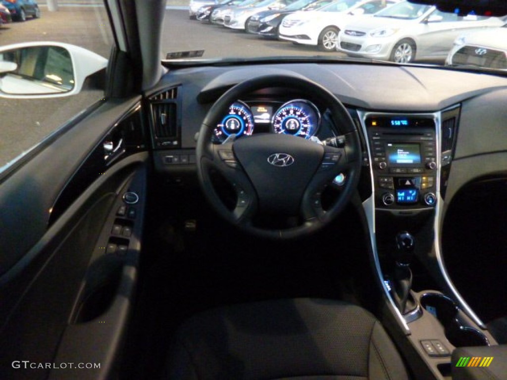 2014 Sonata SE 2.0T - Pearl White / Black photo #14