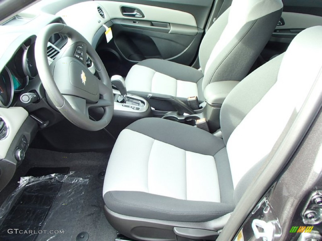 2014 Cruze LS - Tungsten Metallic / Jet Black/Medium Titanium photo #3