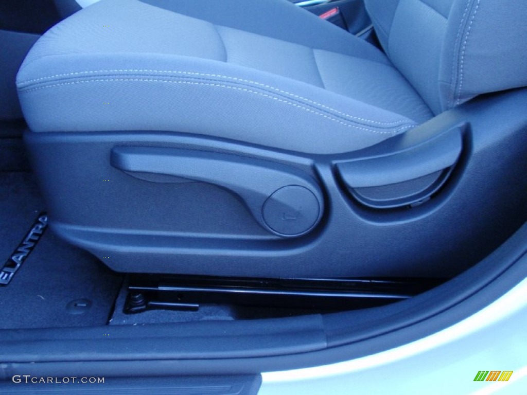 2014 Elantra SE Sedan - Silver / Gray photo #26