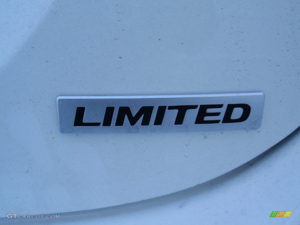 2014 Elantra Limited Sedan - White / Black photo #15