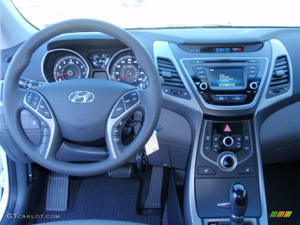 2014 Hyundai Elantra SE Sedan Gray Dashboard Photo #89743021