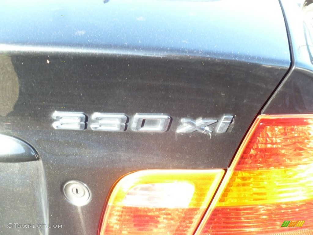 2004 3 Series 330xi Sedan - Jet Black / Black photo #6