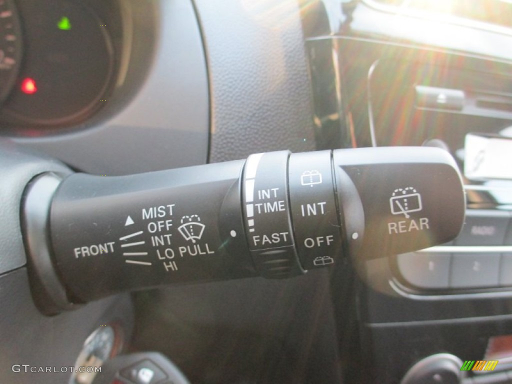 2014 Mitsubishi Mirage DE Controls Photo #89748676