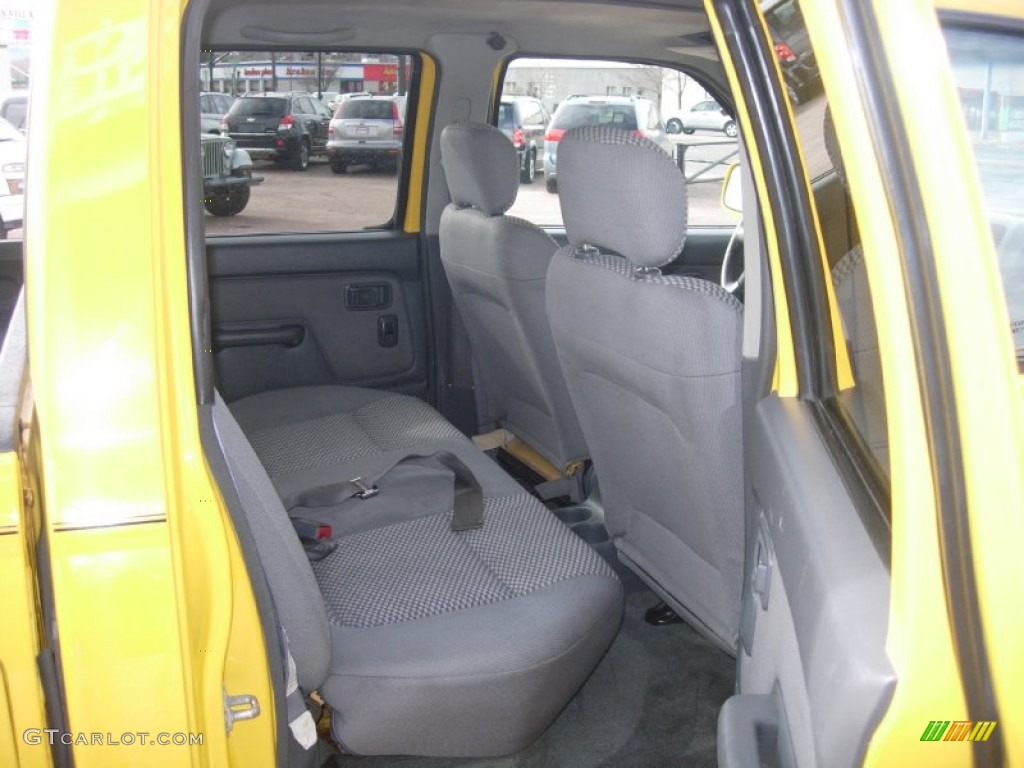 2001 Frontier SE V6 Crew Cab 4x4 - Solar Yellow / Gray photo #8