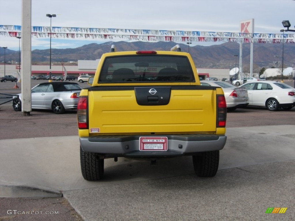 2001 Frontier SE V6 Crew Cab 4x4 - Solar Yellow / Gray photo #12