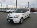 2011 Clear White Kia Soul 1.6  photo #2