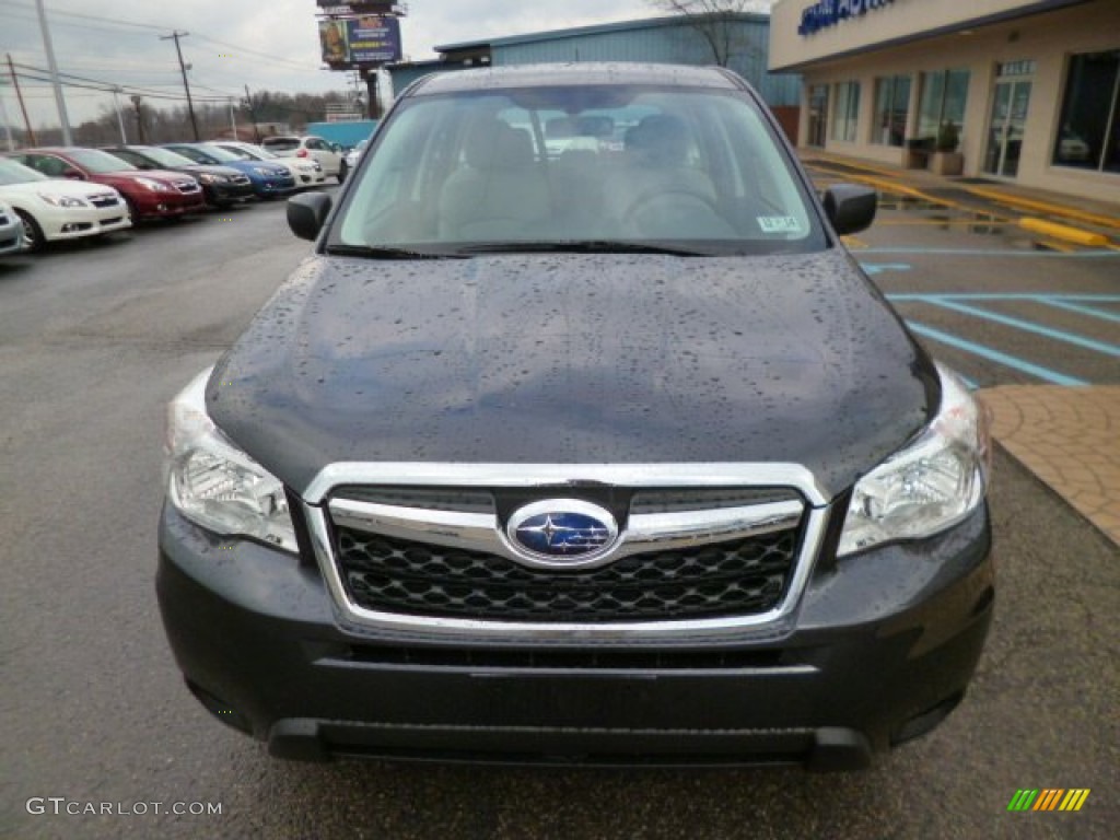 2014 Forester 2.5i - Dark Gray Metallic / Platinum photo #2
