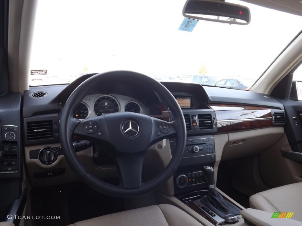 2010 GLK 350 4Matic - Jade Green Metallic / Almond/Black photo #7