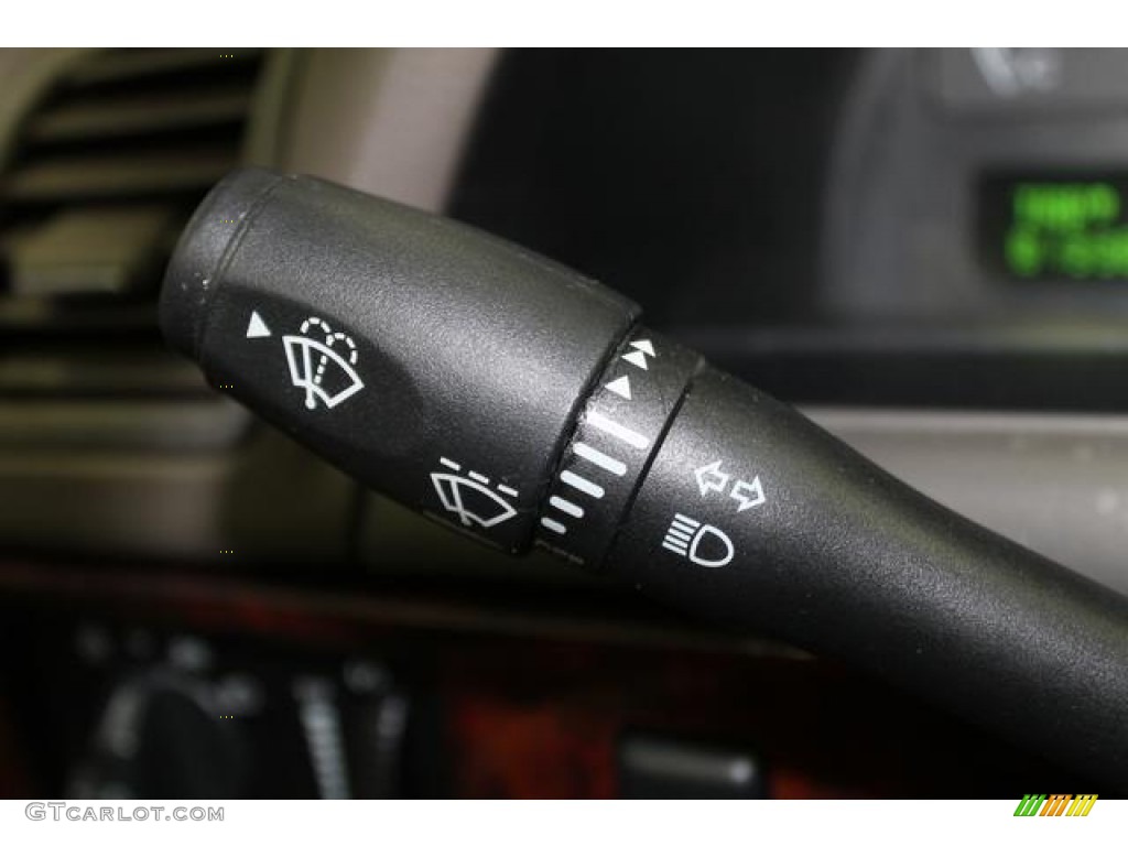 2005 Lincoln LS V8 Controls Photo #89757913