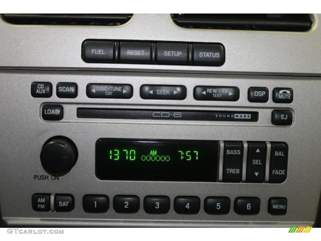 2005 Lincoln LS V8 Audio System Photos