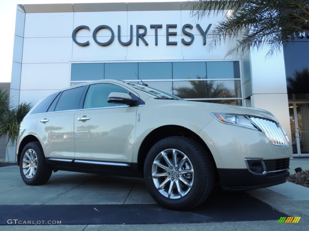 Platinum Dune Metallic Tri-Coat Lincoln MKX