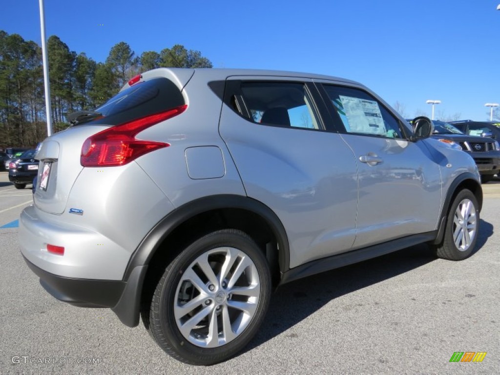Brilliant Silver 2014 Nissan Juke S Exterior Photo #89762564