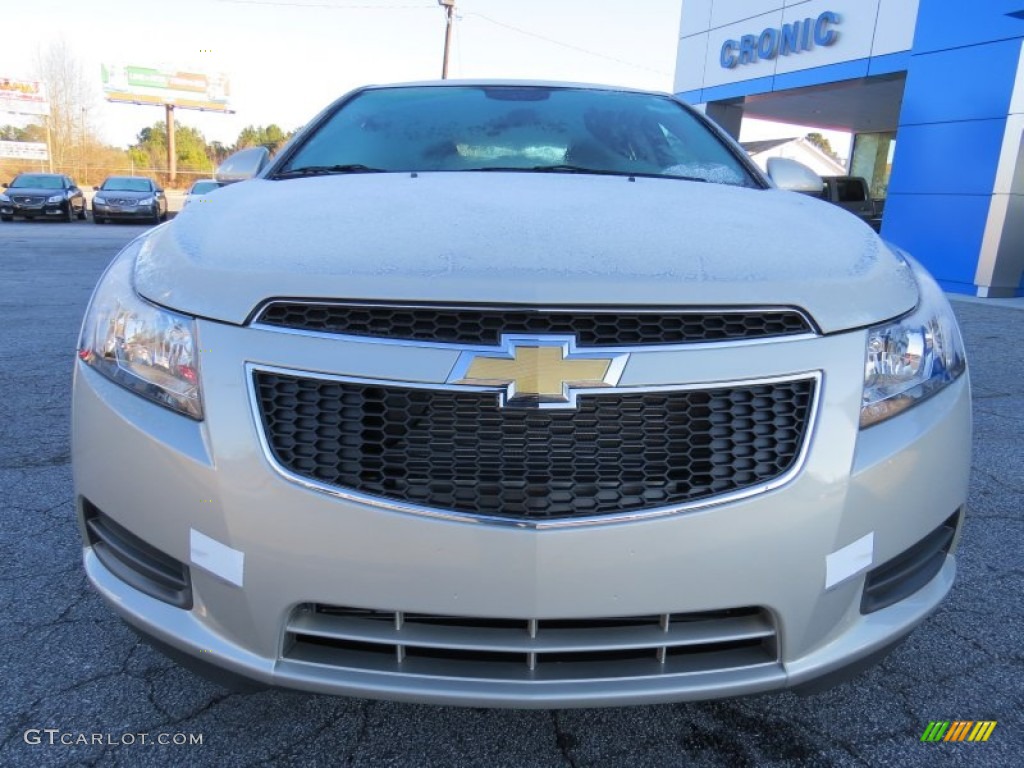 2014 Cruze LT - Champagne Silver Metallic / Medium Titanium photo #2