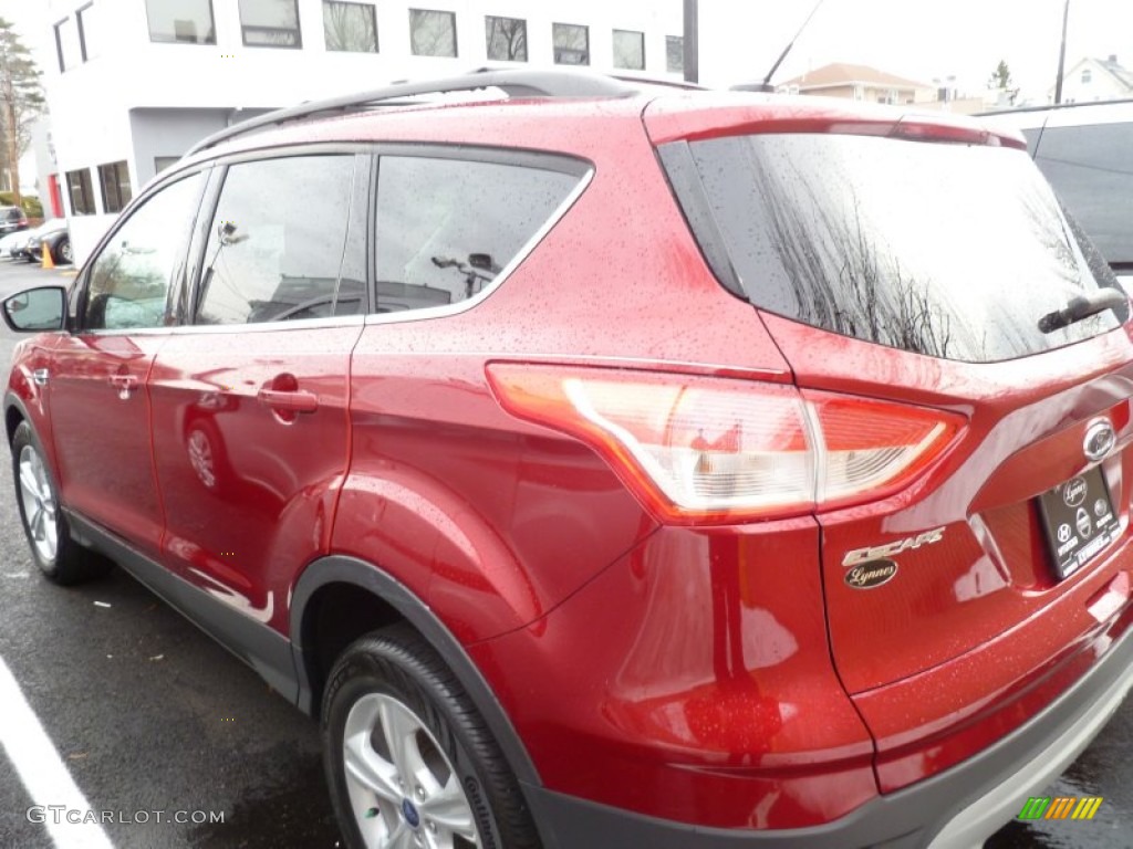 2013 Escape SE 1.6L EcoBoost 4WD - Ruby Red Metallic / Charcoal Black photo #4