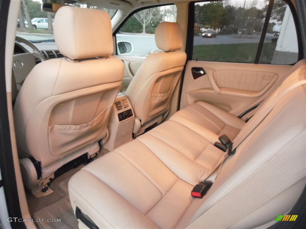 2003 ML 500 4Matic - Alabaster White / Borneo/Java photo #9