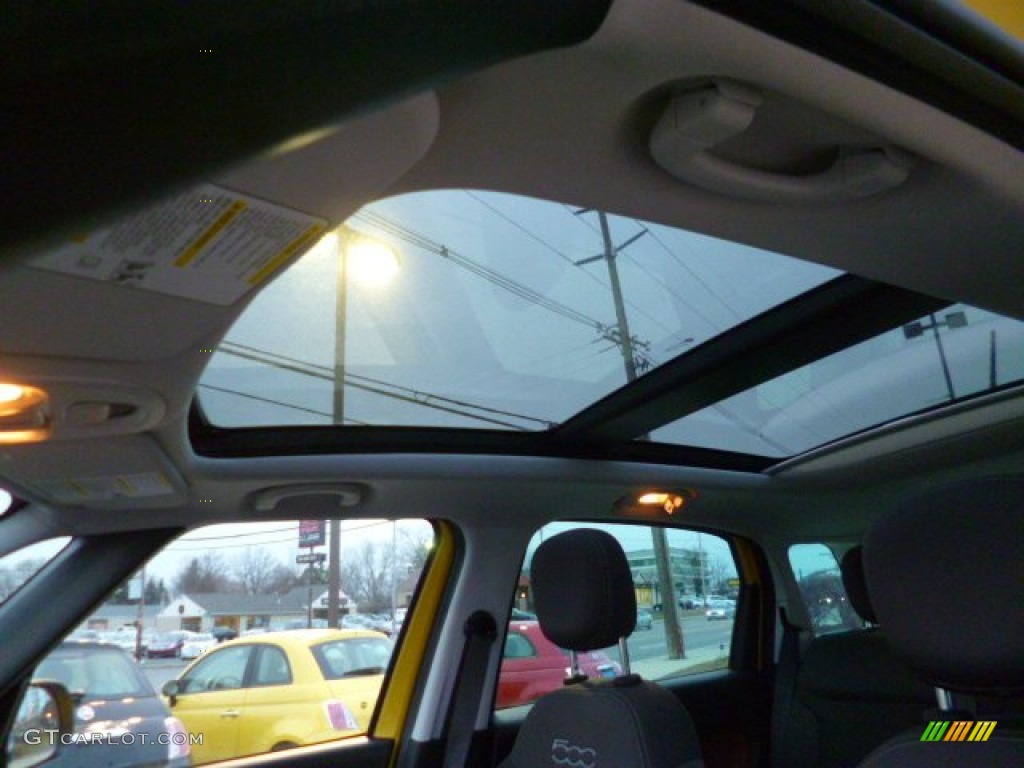 2014 Fiat 500L Trekking Sunroof Photos