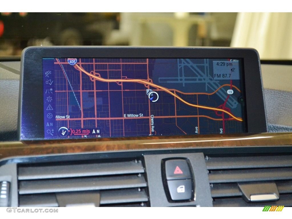 2013 BMW 3 Series 328i Sedan Navigation Photos