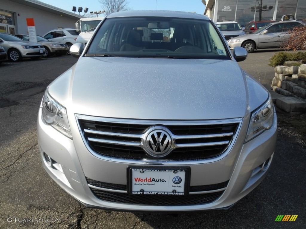 2011 Tiguan S 4Motion - Reflex Silver Metallic / Charcoal photo #2