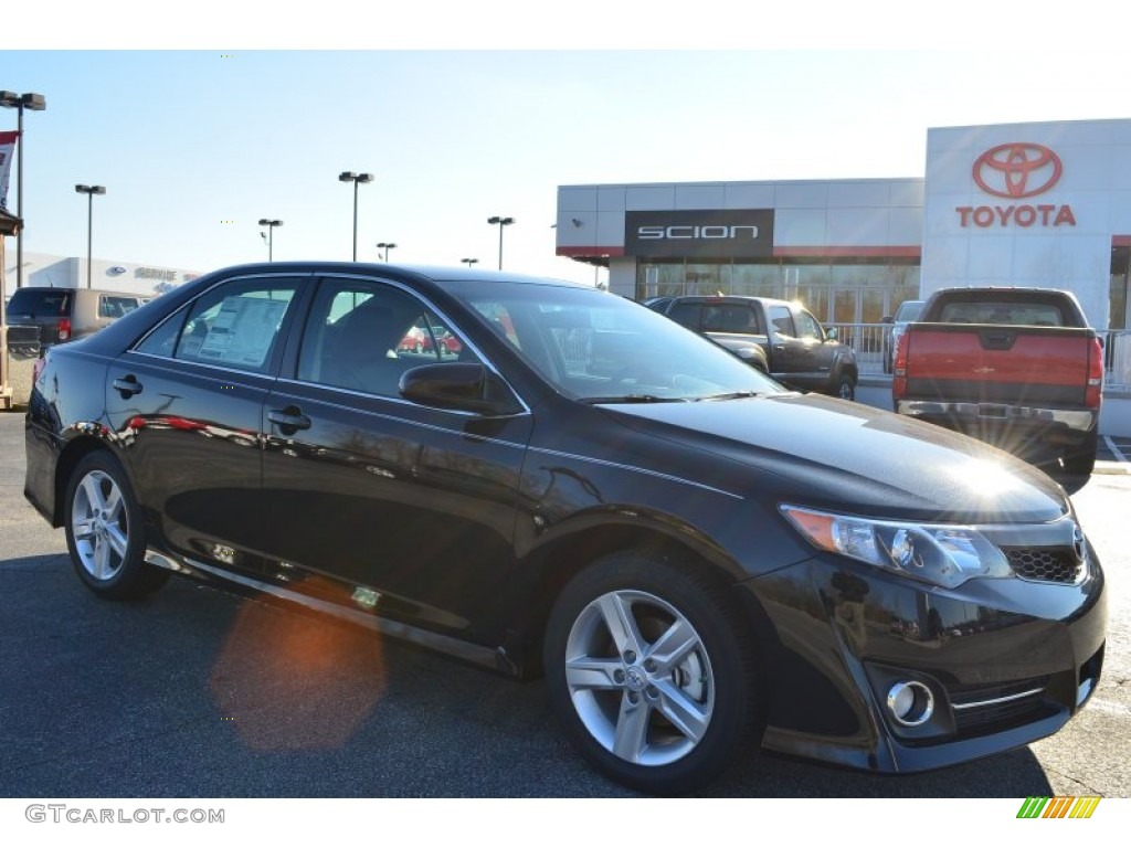 2014 Camry SE - Attitude Black Metallic / Black photo #1