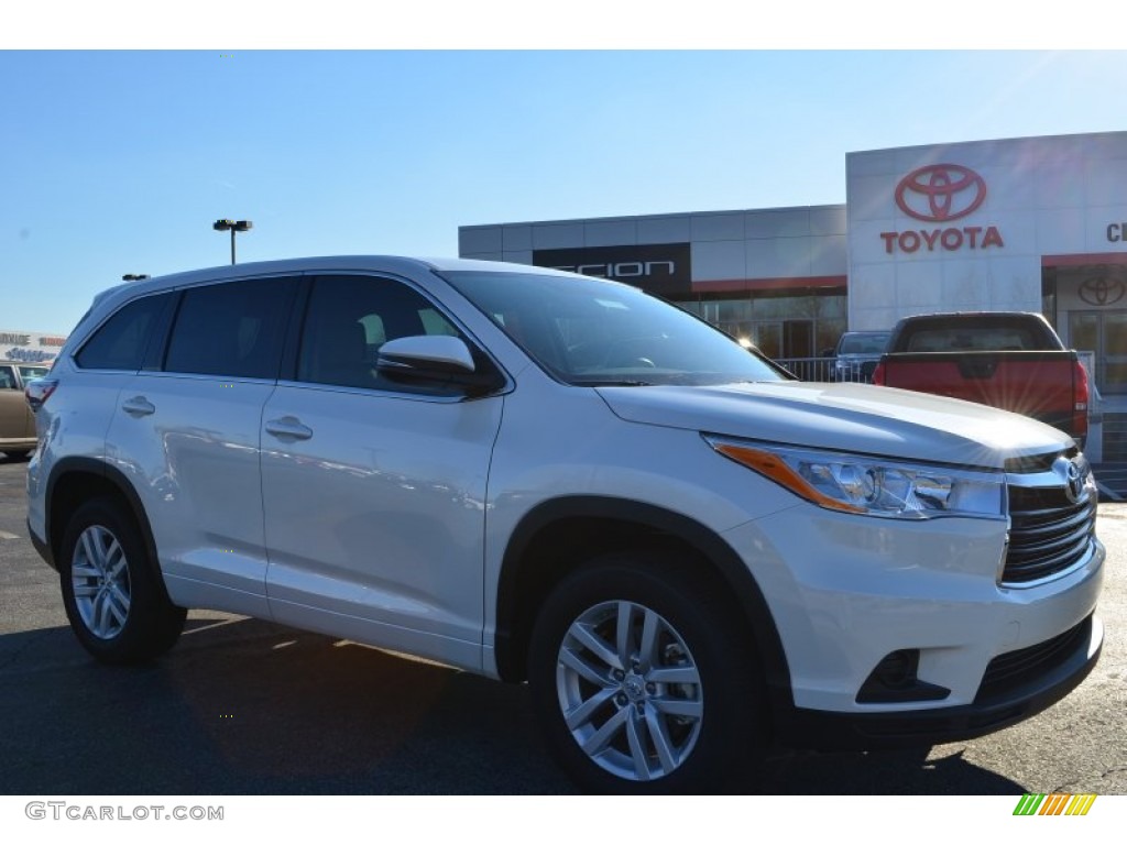 2014 Highlander LE - Blizzard White Pearl / Almond photo #1