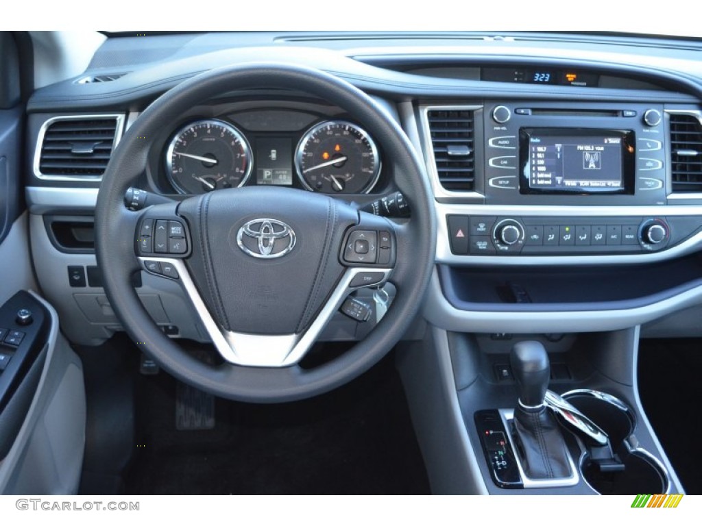 2014 Toyota Highlander LE Almond Dashboard Photo #89783741
