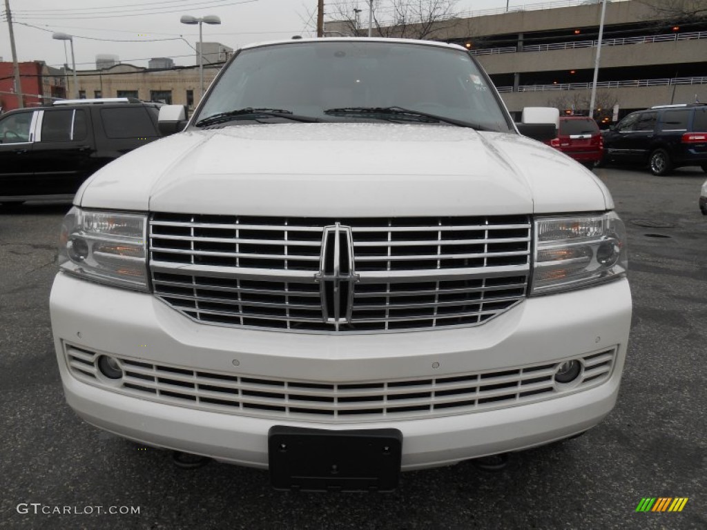 2011 Navigator L 4x4 - White Platinum Tri-Coat / Canyon/Black photo #2