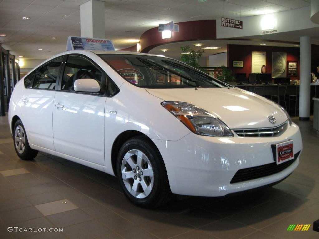 Super White Toyota Prius