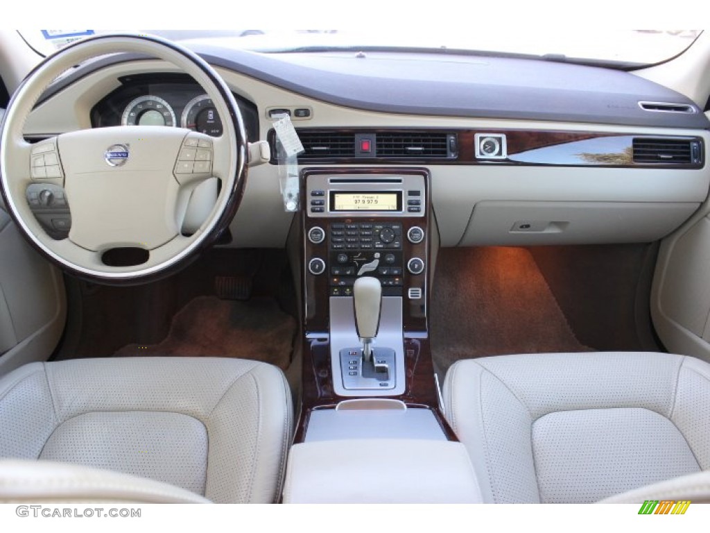 2009 Volvo S80 T6 AWD Sandstone Beige Dashboard Photo #89794184