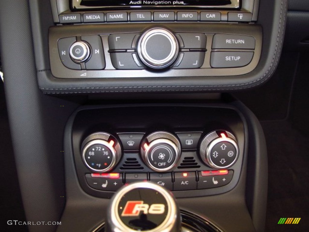 2014 Audi R8 Spyder V8 Controls Photo #89800415