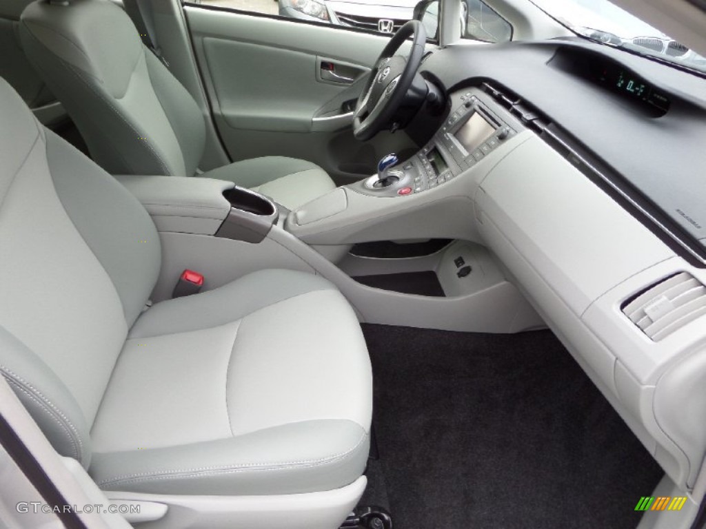 Misty Gray Interior 2013 Toyota Prius Four Hybrid Photo #89805698