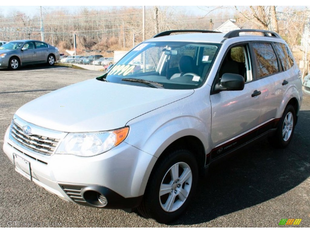 2010 Forester 2.5 X Premium - Spark Silver Metallic / Black photo #3