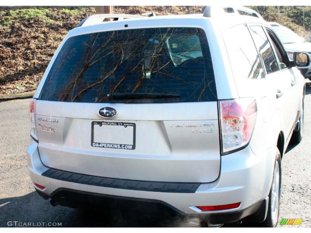 2010 Forester 2.5 X Premium - Spark Silver Metallic / Black photo #7