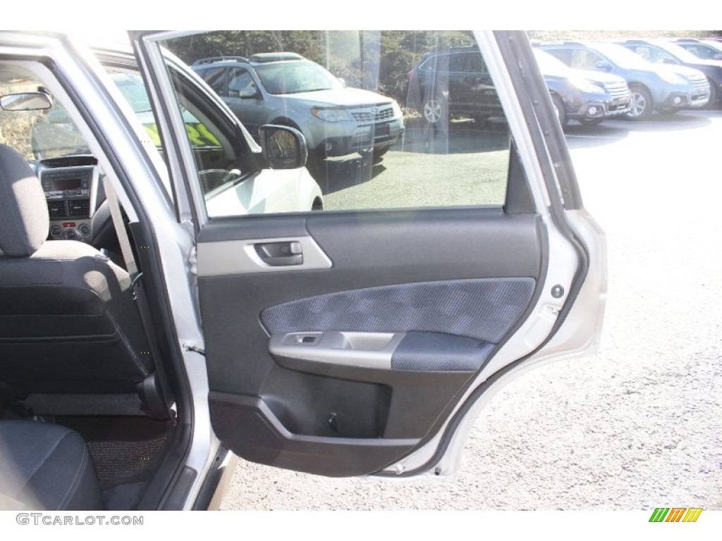 2010 Forester 2.5 X Premium - Spark Silver Metallic / Black photo #17