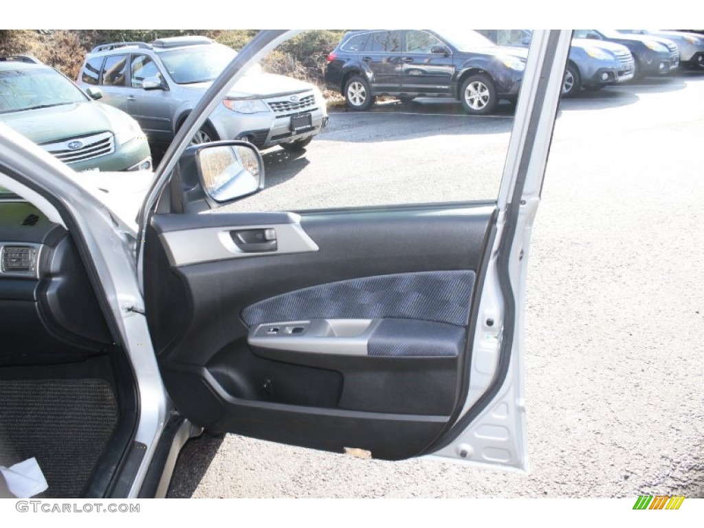 2010 Forester 2.5 X Premium - Spark Silver Metallic / Black photo #18