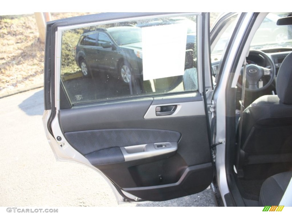 2010 Forester 2.5 X Premium - Spark Silver Metallic / Black photo #19