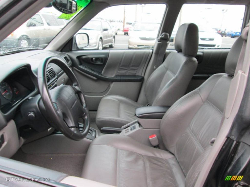 2002 Forester 2.5 S - Black Mica Pearl / Gray photo #14