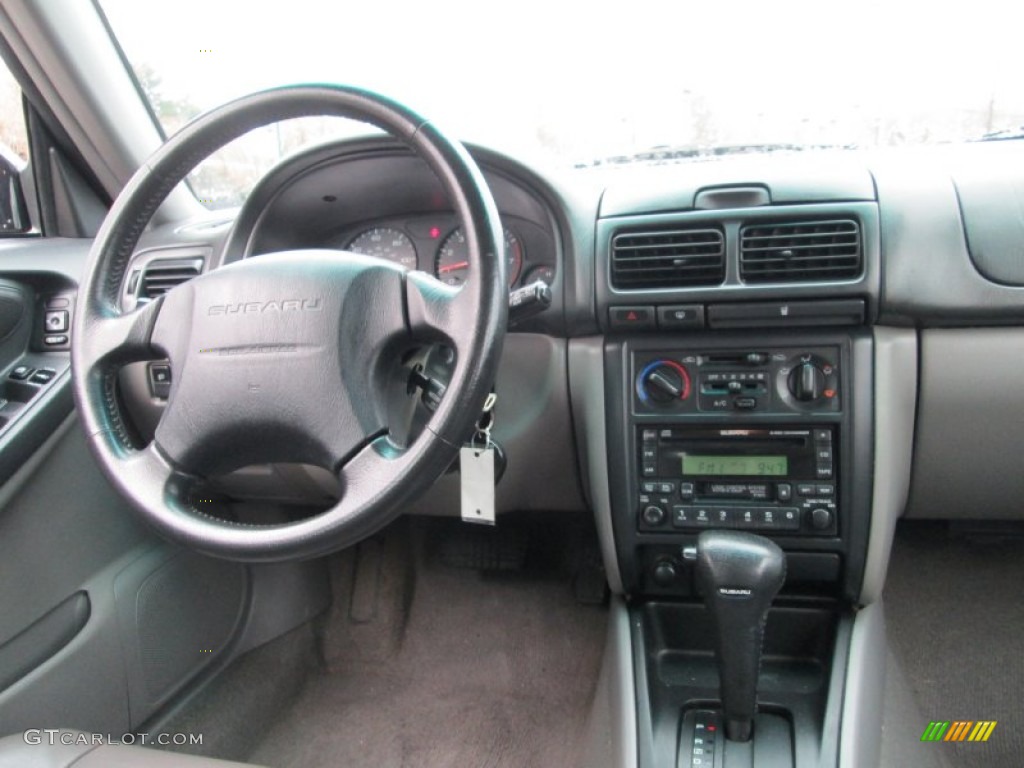 2002 Subaru Forester 2.5 S Gray Dashboard Photo #89811149