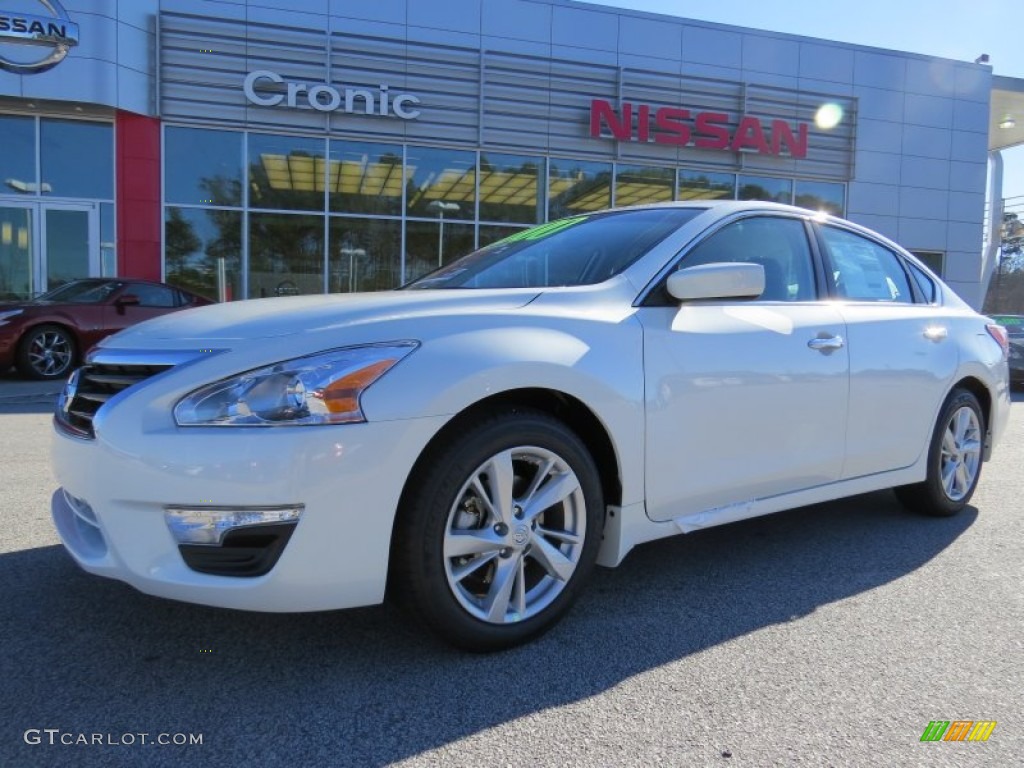 2014 Altima 2.5 SV - Pearl White / Charcoal photo #1