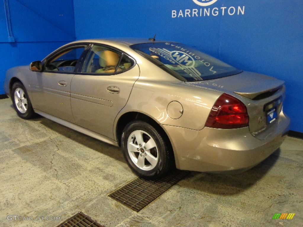 2006 Grand Prix Sedan - Bronzestone Metallic / Sand photo #3