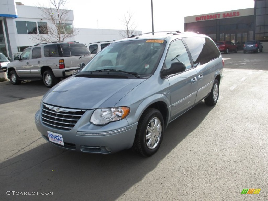 2006 Town & Country Limited - Butane Blue Pearl / Medium Slate Gray photo #2
