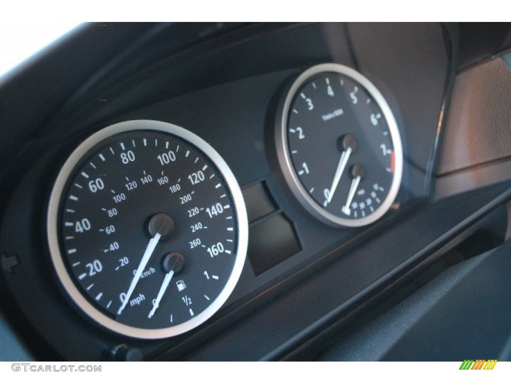 2006 BMW 5 Series 530xi Sedan Gauges Photos