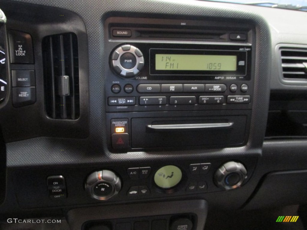 2009 Honda Ridgeline RT Controls Photos