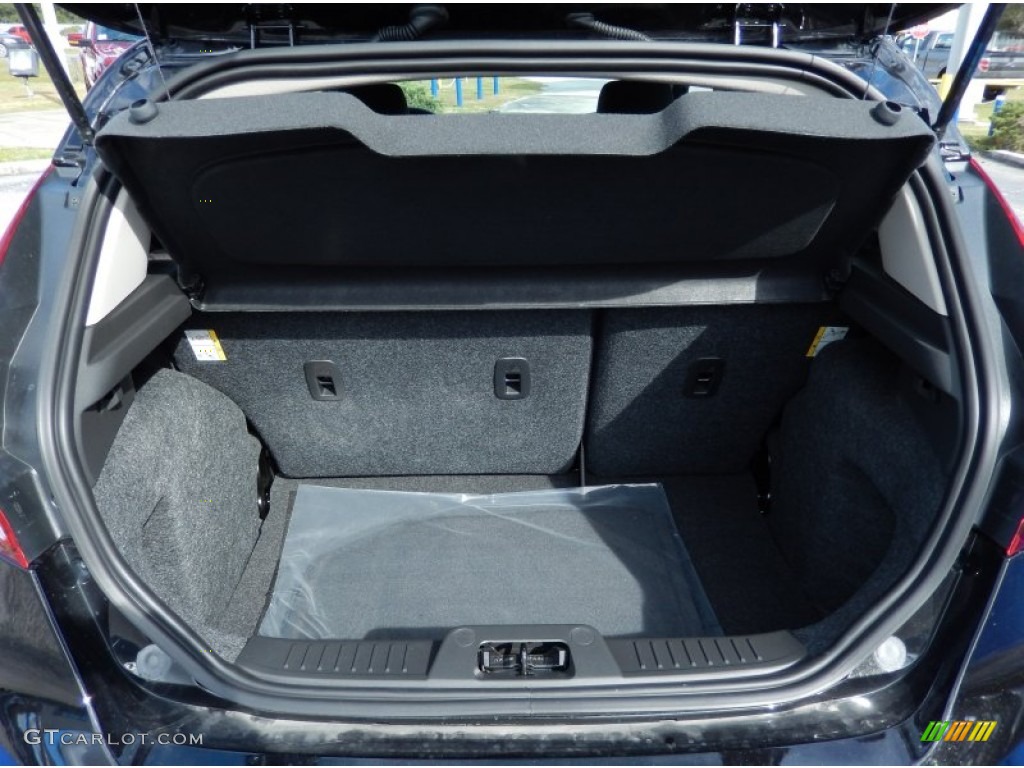 2014 Ford Fiesta S Hatchback Trunk Photo #89825381