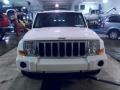 Stone White - Commander Sport 4x4 Photo No. 4